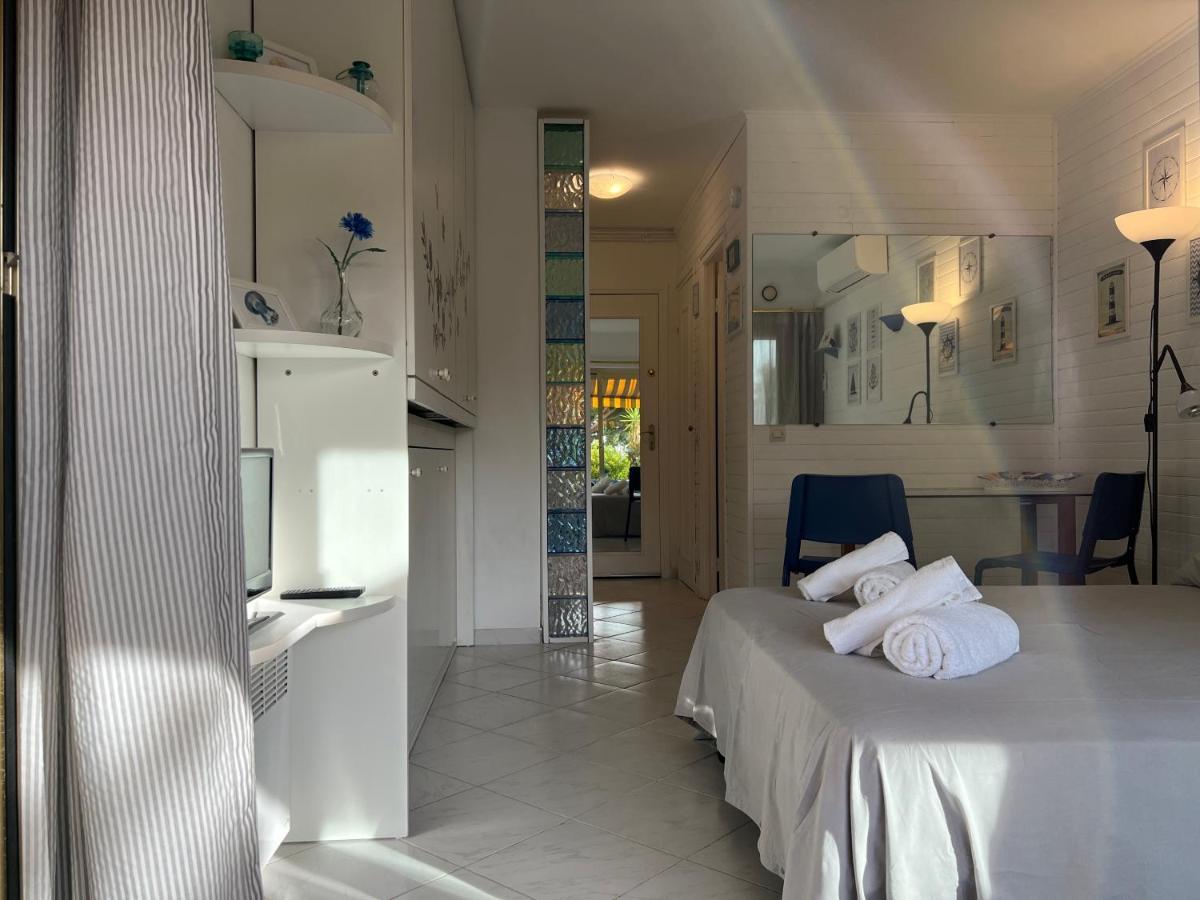 Blue Terrace Apartment - Marina Baie Des Anges ヴィルヌーヴ・ルベ エクステリア 写真